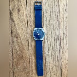 Nixon Minimal The Teller Watch with Blue Canvas Band - New Battery - RARE Color